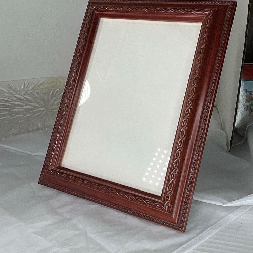 Larson-Juhl 5X7 picture frame. Stand up or hanging